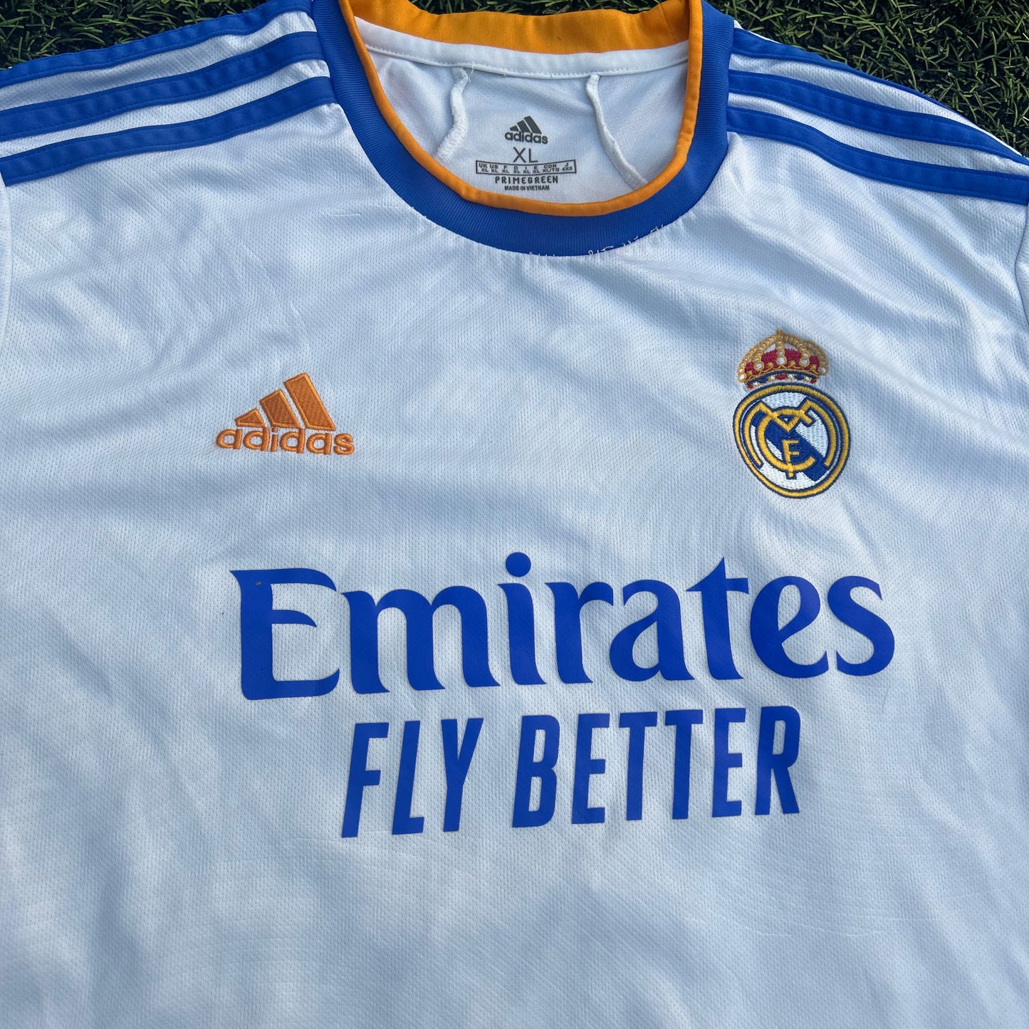 Real Madrid 2021/22 Home Shirt – XL (Athletic Fit, Fits Like L)
