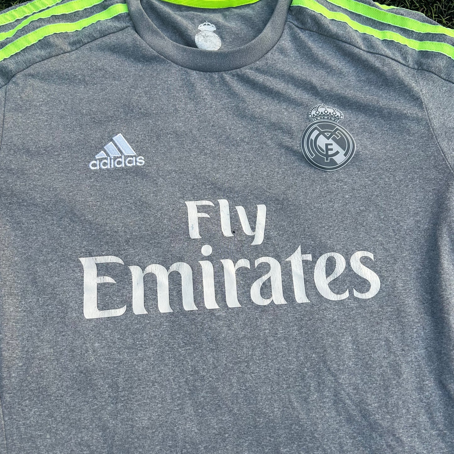 Real Madrid 2015/16 Away Shirt – Size L